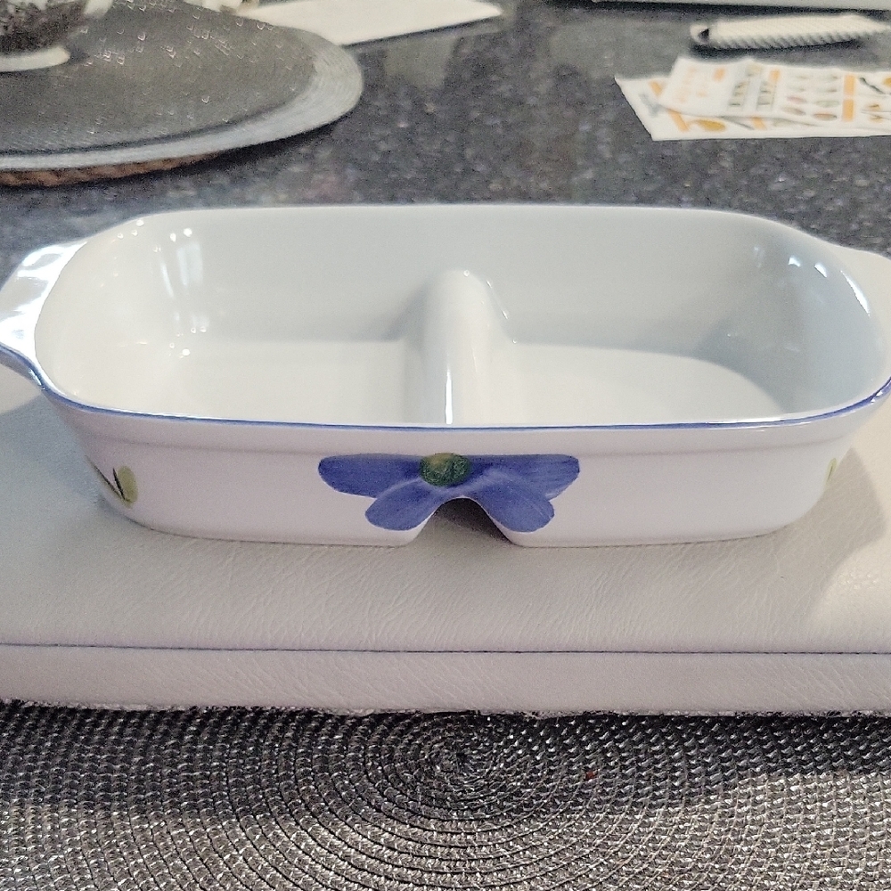 Hand painted MAXAM Daisy Divided Ceramic Dish